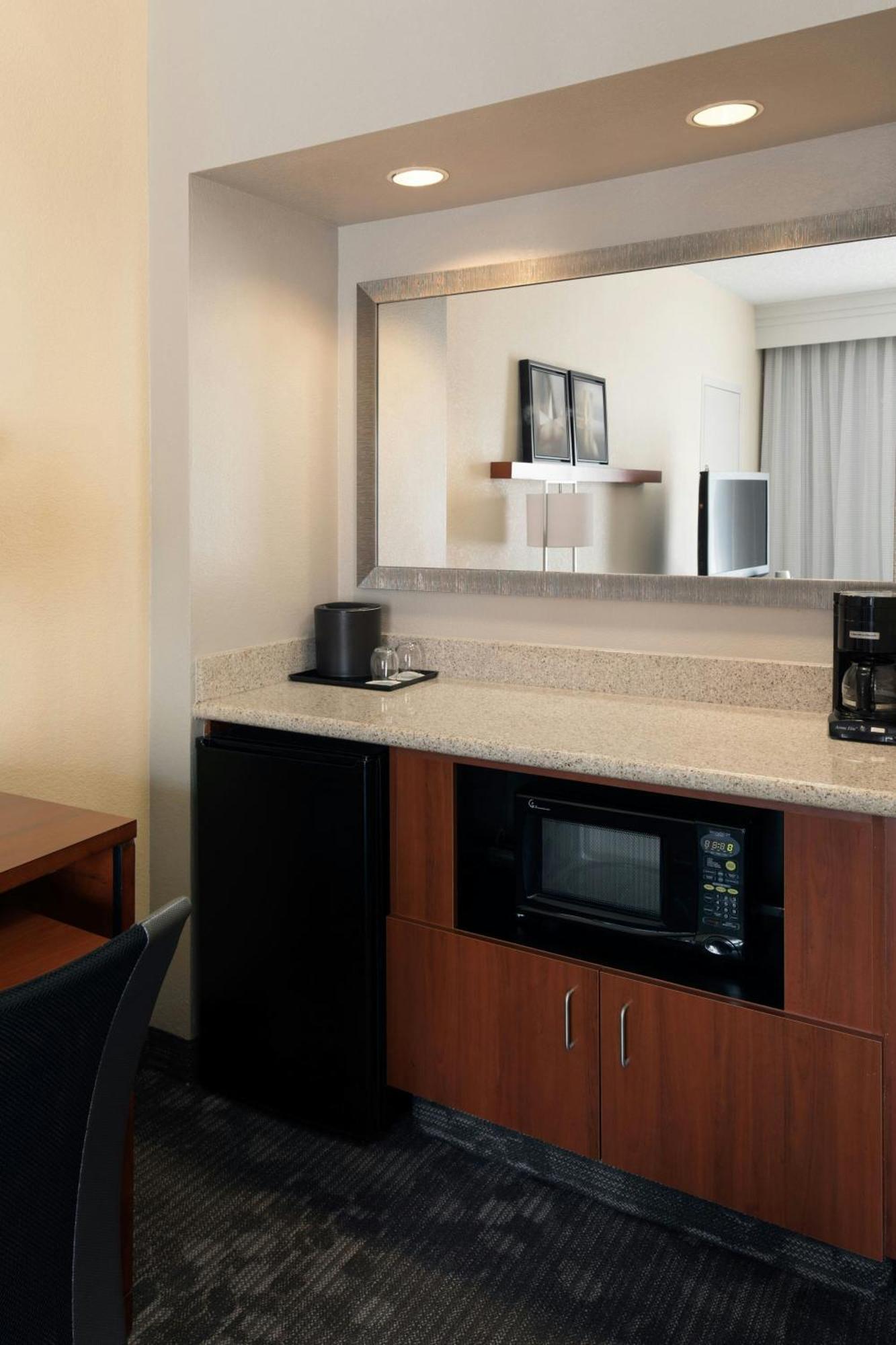 Hotel Courtyard By Marriott Park