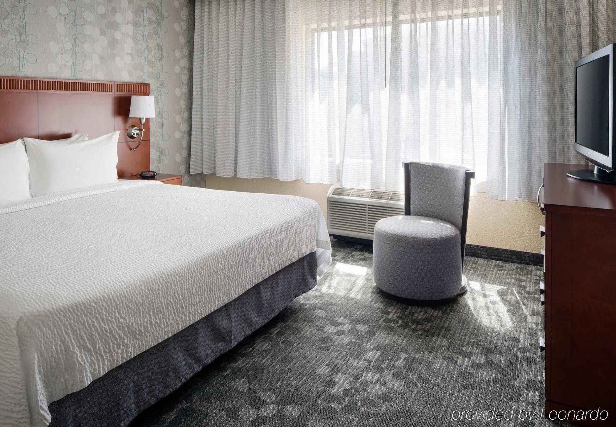 Courtyard By Marriott Park Hotel 3*