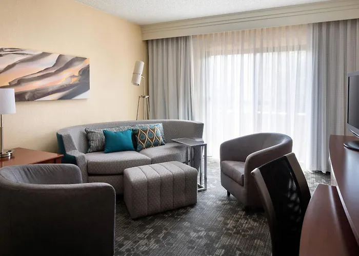 Courtyard By Marriott Denver Central Park