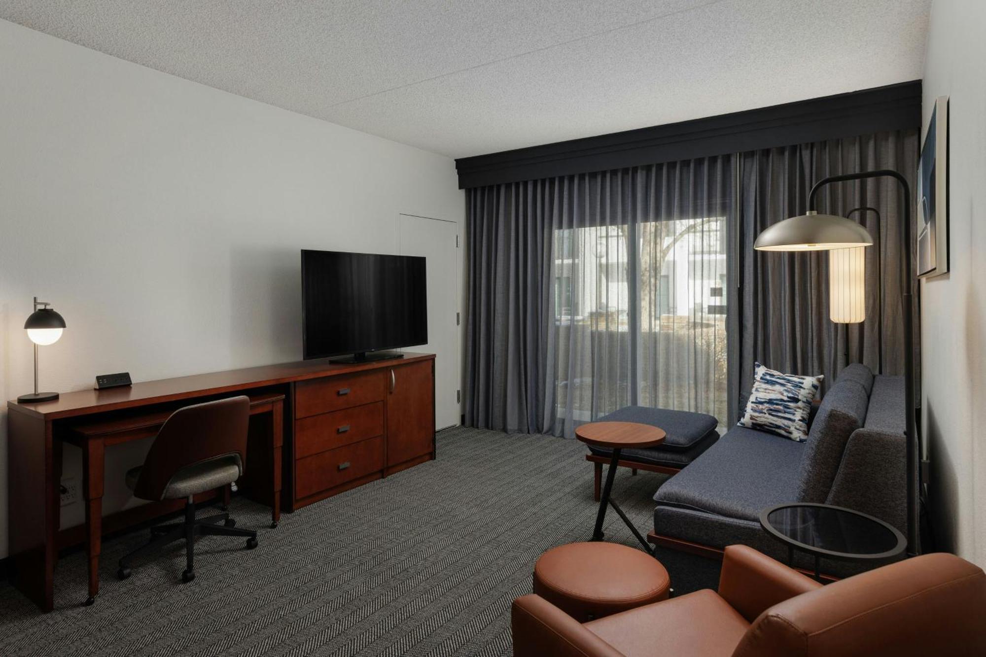 Courtyard By Marriott Park Hotel DEN