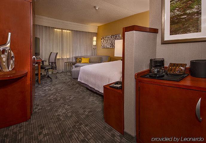 Courtyard By Marriott Central Park Hotel 3*