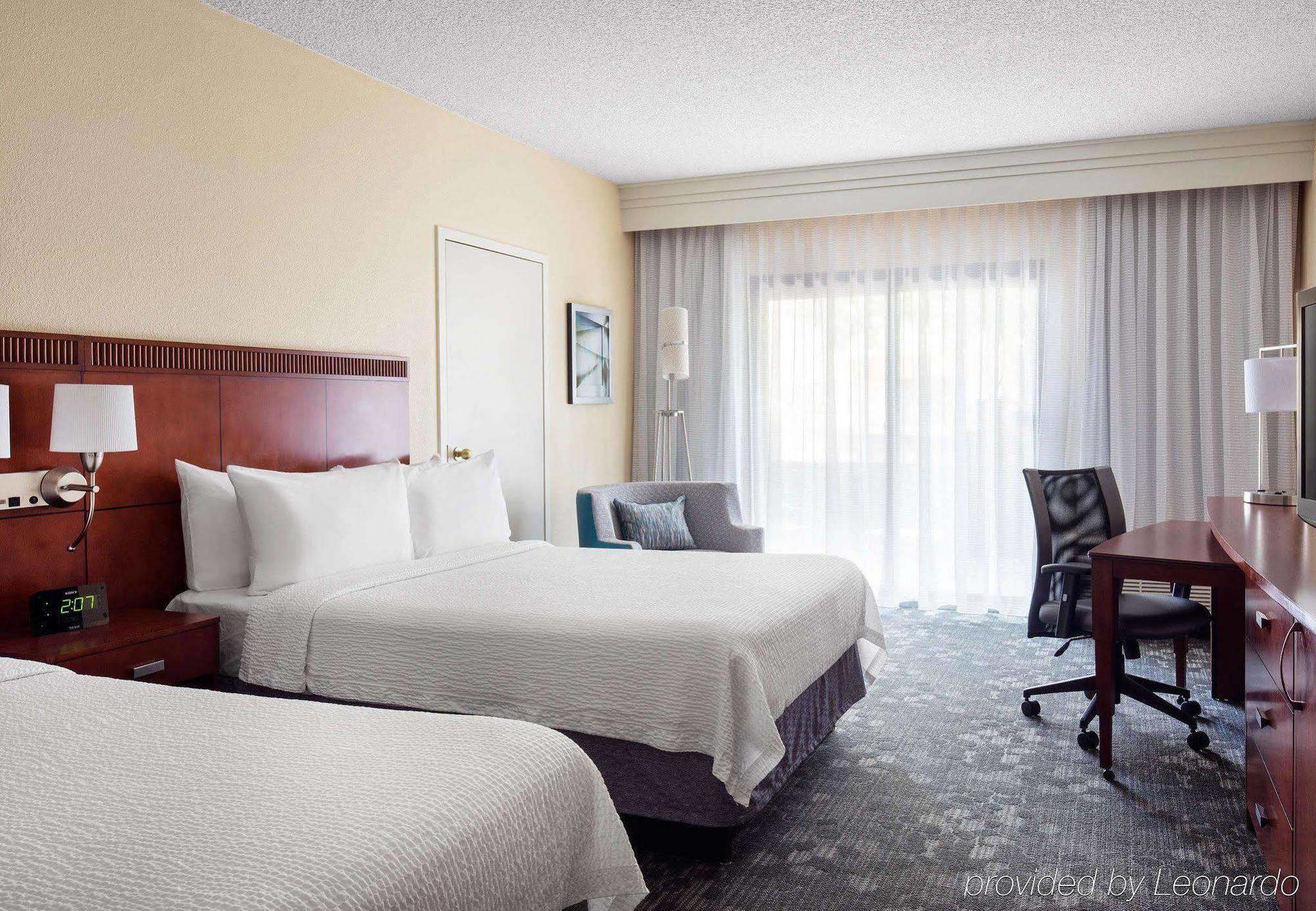 Courtyard By Marriott Park 3*